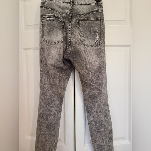 Gray skinny jeans - Picture 2 of 3